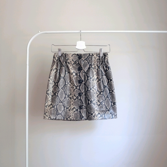 📌BOGO Zara Snake Skin Skirt - Picture 1 of 2